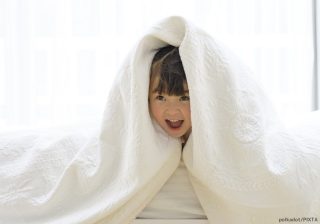 子どもが寝ない原因は「毎日変える」から？　保育士に聞いた入眠儀式の上手な作り方