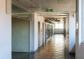 元教師が考える「不登校になりやすい子」の共通点とは？ 共感力の高い子を守る親の対応法