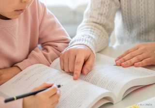「毎日勉強する子」と「テスト前に慌てる子」の差を生む家庭の習慣
