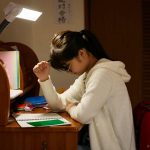 勉強に悩む中高生