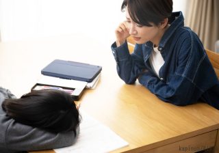 子どもに「成果」を求めしまう･･･焦るのはシングルマザーだから？【鴻上尚史の人生相談】