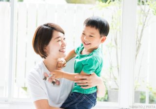 「ほめると子どもが調子に乗る」は正しい？ ”ほめ育”保育園が実践する才能を伸ばす声掛け
