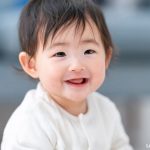 笑う赤ちゃん