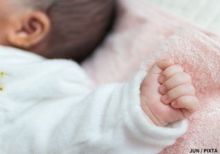 先進国で高齢出産が増えているのはなぜ？ 年齢と流産・染色体異常の発生率の関係