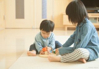 友達にケガをさせてしまうことも…子どもの引っかきグセや叩きグセにはどう対処するべき？