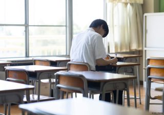 高校生「成績が伸びる子」と「伸び悩む子」の違い　さなぎが教える小さな進歩の見つけ方（思春期の子との接し方は、やさしい動物たちが教えてくれる 第7回）