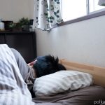 起きられない、寝ている中学生