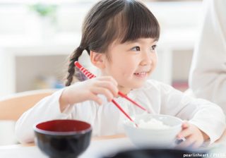 よく噛んで食べると身長が伸びる？ “身長先生”の「食感で噛みごたえ満点」レシピ