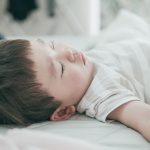 寝ている子