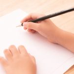 鉛筆と白いノート