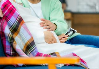 つわりが人生で一番辛かったのに…「心無い一言」に傷ついた妊娠初期【体験談】