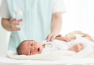 思春期の難しい親子関係を変えた「赤ちゃんへのタッチケア」