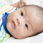 生後一ヶ月の赤ちゃんの表情