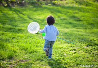 自閉症の「クレーン現象」で起きたハプニング　ママが思わず悲鳴を上げた“あるもの”とは？【うちのアサトくん第2話】