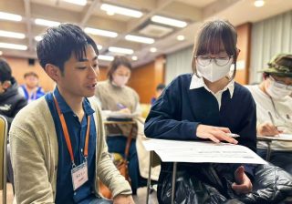 思春期の子の文章に作家はどうアドバイスする？　中高生の創作力を伸ばす「親の姿勢」　
