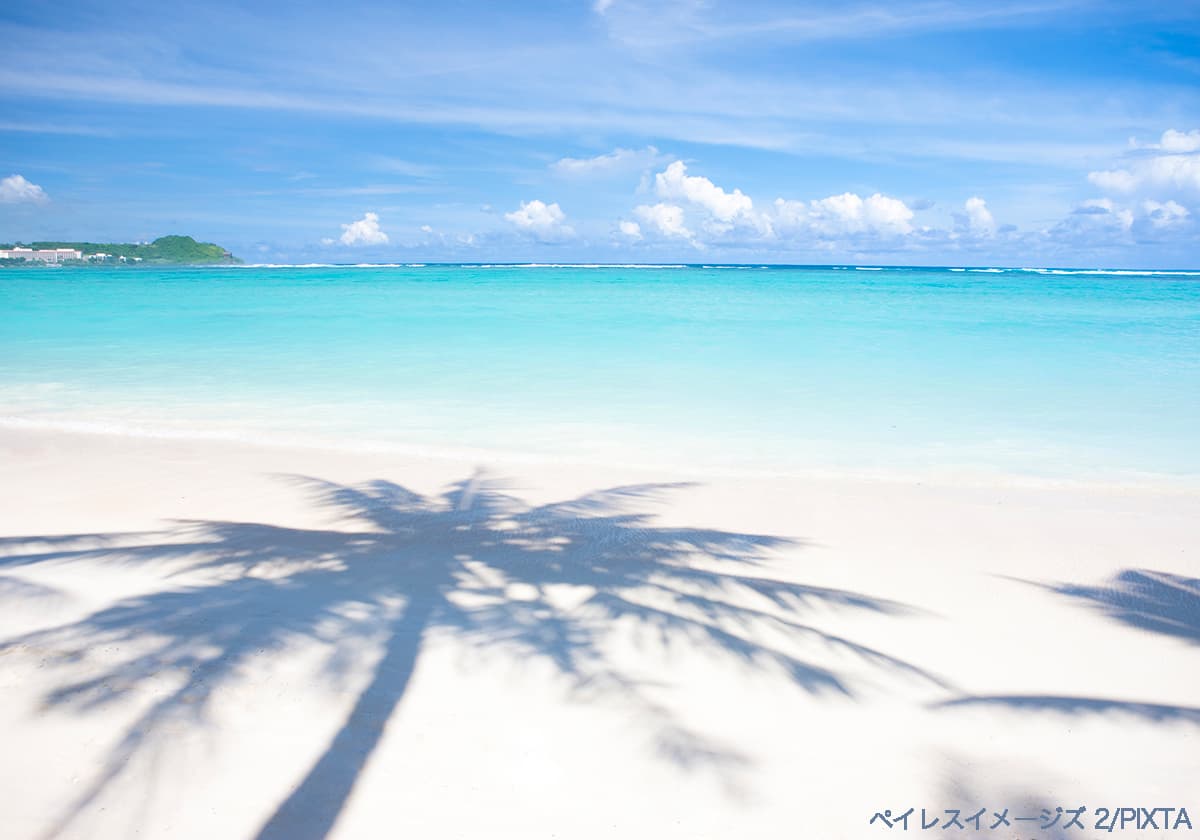 夏の海と空のイメージ