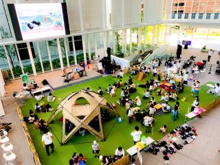 靴を脱いでリラックス！ 親子1230人が大集合した新感覚”絵本パーティー”とは？