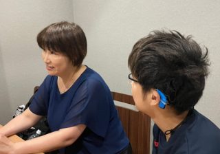 難聴の息子の才能どう伸ばした？ 水泳ジュニア選手の母に聞いた「好きが未来を変えた瞬間」