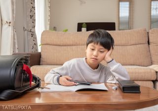 計算ドリルが10日分溜まった小4息子…父親が「全部やれ」と言わなかった理由と、変わった朝の習慣