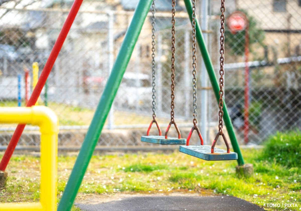 公園のブランコ