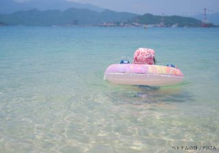 浮き輪のまま転覆、砂で火傷も…夏休み前に親が知るべき海のヒヤリハット