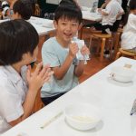 「氷みぞれつゆ®で学ぶ ひんやり自由研究教室」の様子