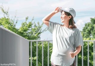 妊娠中の旅行「安定期なら安心」は本当？　産婦人科医が教える注意点