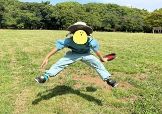 【電話 vs スマートタグ】代々木公園で6歳児を見つけられるのはどっち？「見守り瞬足」をリアル検証