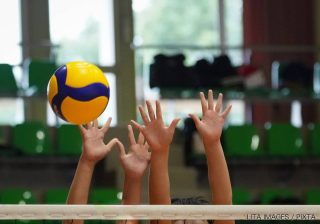 子どもの習い事にバレーボールはあり？“つなぐスポーツ”だからこそ身につく力とは