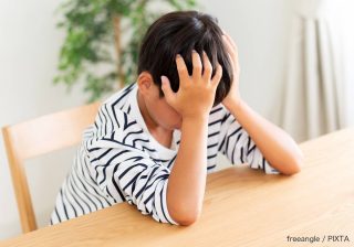 「気に入らないとたたく子」はなぜ？その行動の裏にある5つのしんどさ