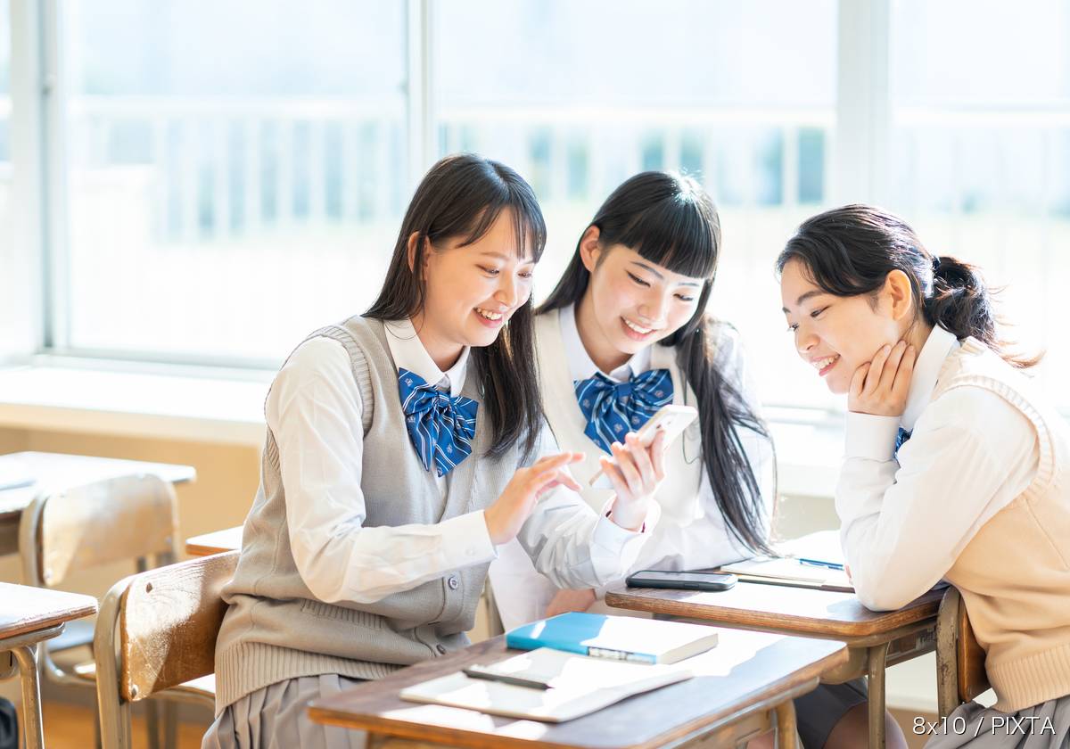女子中学生・高校生のグループ